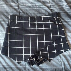 Sheen. Women, shorts, size medium